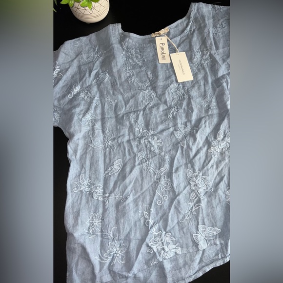 Haut Brodé Studio Works – Petite Taille S, Bleu Clair, Col Rond – NEUF Avec étiquettes